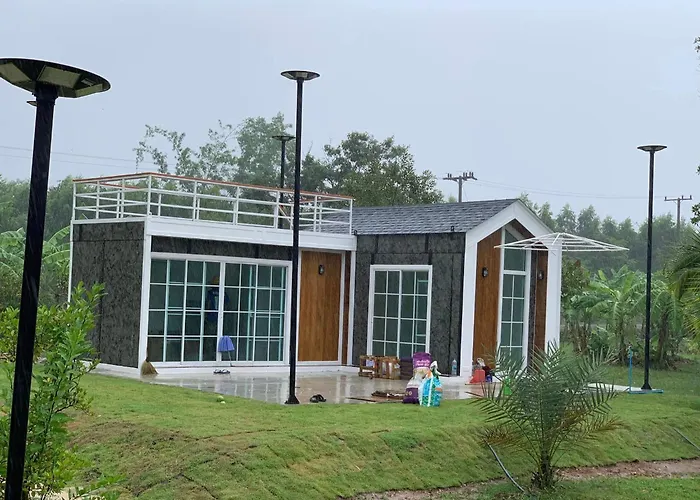 Baan Suan Madam บ้านสวนมาดามวังน้ำเขียว