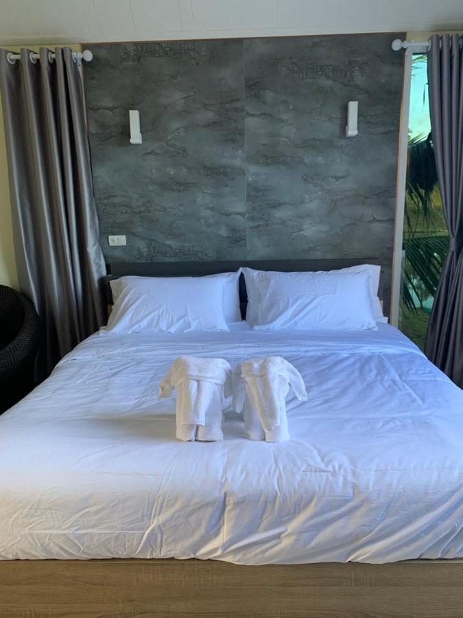 Baan Suan Madam บ้านสวนมาดามวังน้ำเขียว