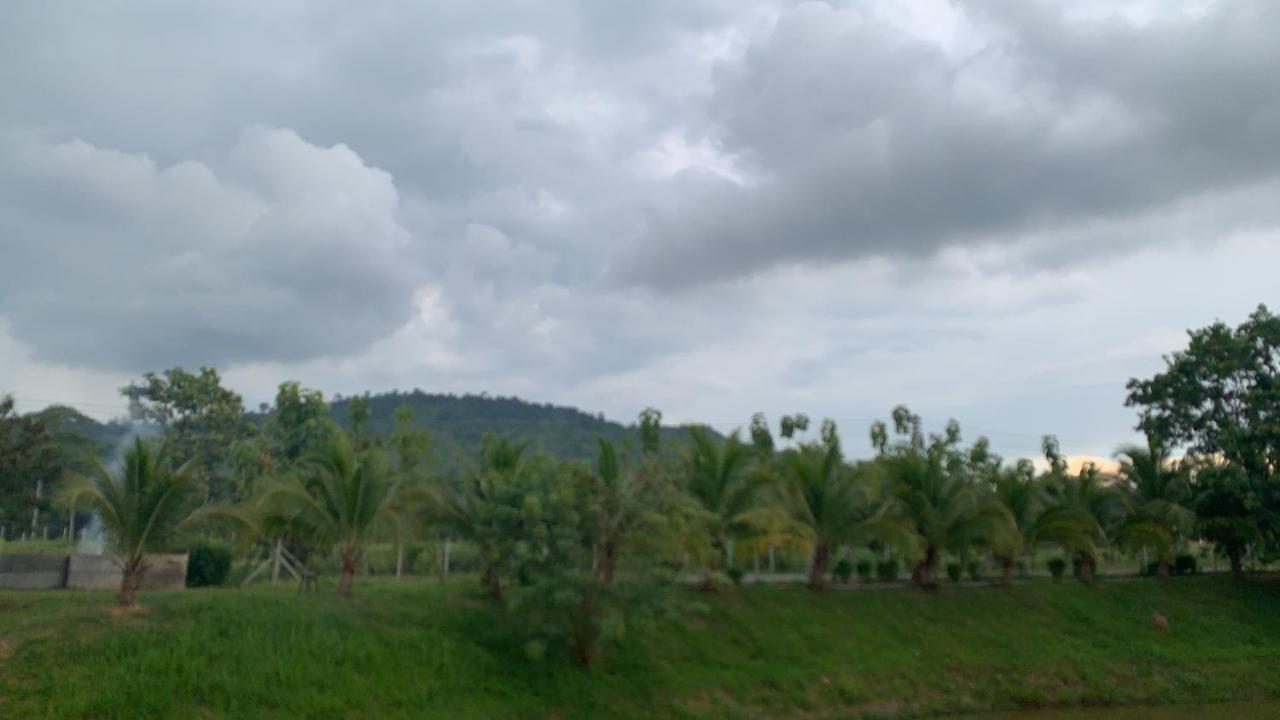 Villa Baan Suan Madam บ้านสวนมาดามวังน้ำเขียว Wang Nam Khiao