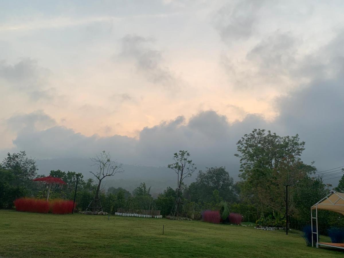 Villa Baan Suan Madam บ้านสวนมาดามวังน้ำเขียว Wang Nam Khiao