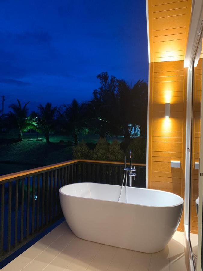 Villa Baan Suan Madam บ้านสวนมาดามวังน้ำเขียว Wang Nam Khiao